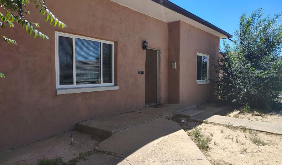 1007 W CASTILLO Ave, Belen, NM 87002 - 2 Beds, 1 Bath