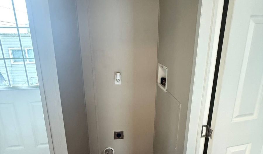 1120 Rt 1 10-4Th, Avenel, NJ 07001 - 1 Beds, 1 Bath