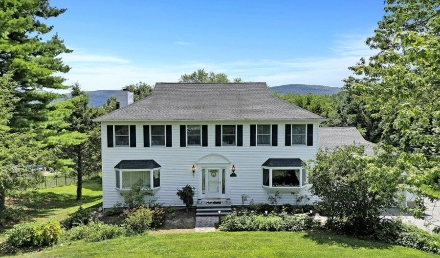 12 E Gate Dr, Alloway, NJ 07418 - 4 Beds, 4 Bath