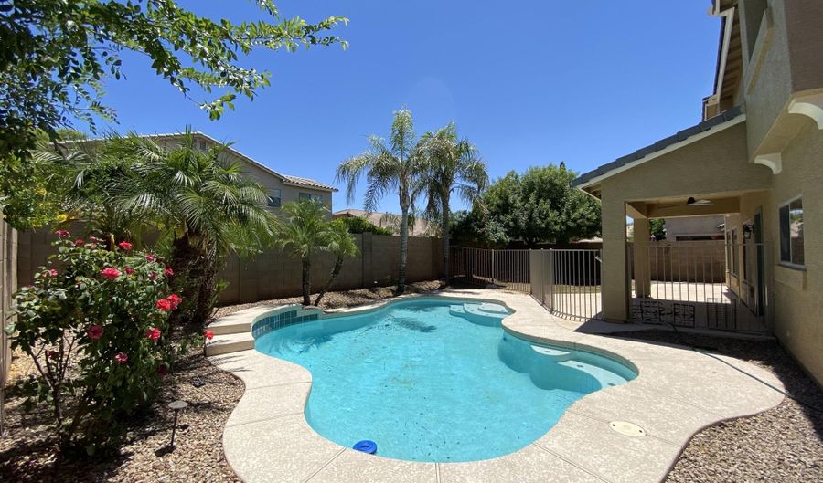 4909 E COLONIAL Dr, Chandler, AZ 85249 - 5 Beds, 3 Bath