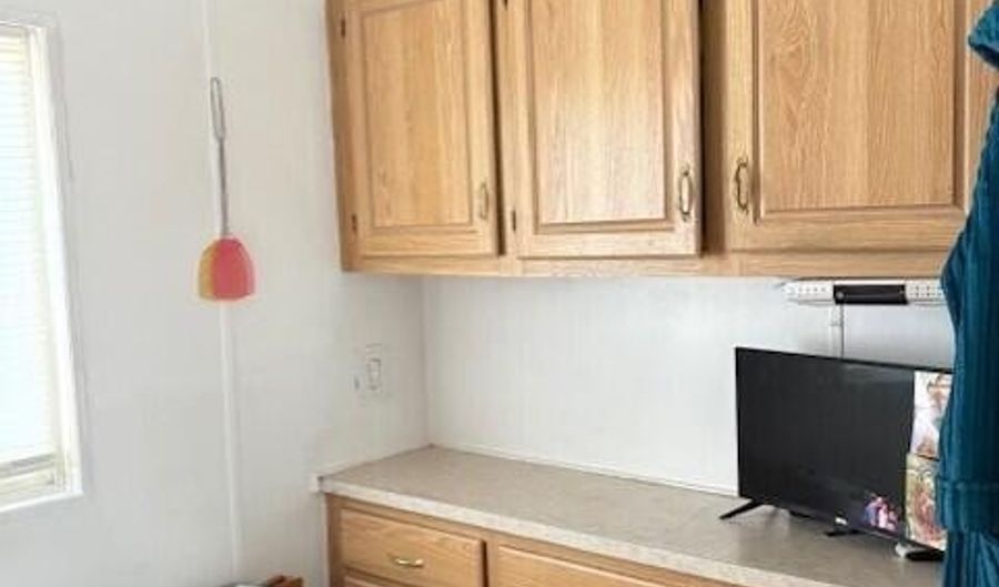 1030 S Barrel Cactus Rdg 53, Benson, AZ 85602 - 1 Beds, 1 Bath