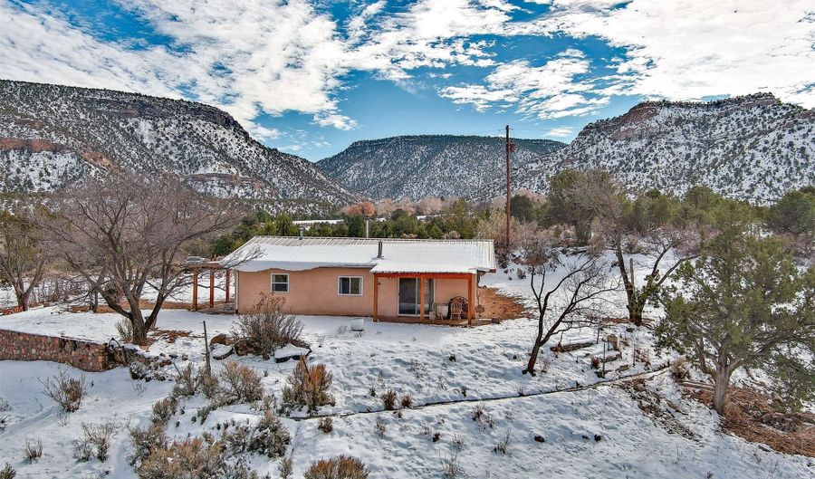 206 County Road 193, Canones, NM 87516 - 1 Beds, 1 Bath
