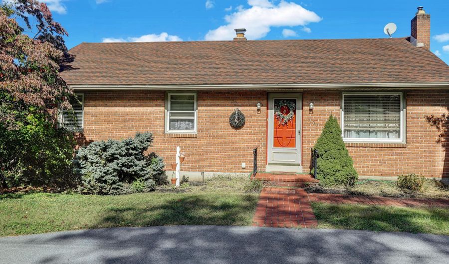 1100 OLD FRITZTOWN Rd, Reading, PA 19608 - 3 Beds, 2 Bath