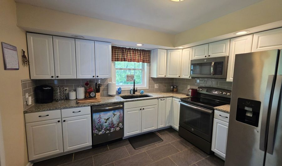 111 Bingham Rd, Canterbury, CT 06331 - 3 Beds, 1 Bath