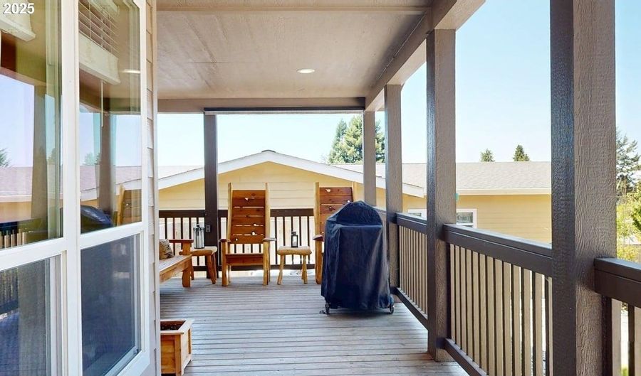 98129 E HOFFELDT Ln, Brookings, OR 97415 - 3 Beds, 2 Bath