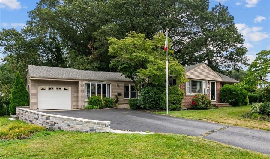 174 Lawnacre Dr, Cranston, RI 02920 - 3 Beds, 1 Bath