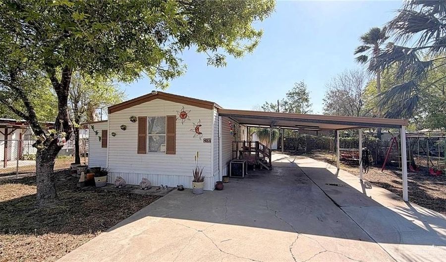 834 S 13th St, Alamo, TX 78516 - 4 Beds, 3 Bath
