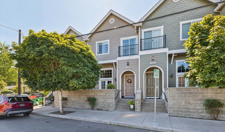 12260 SW 2ND St, Beaverton, OR 97005 - 2 Beds, 3 Bath
