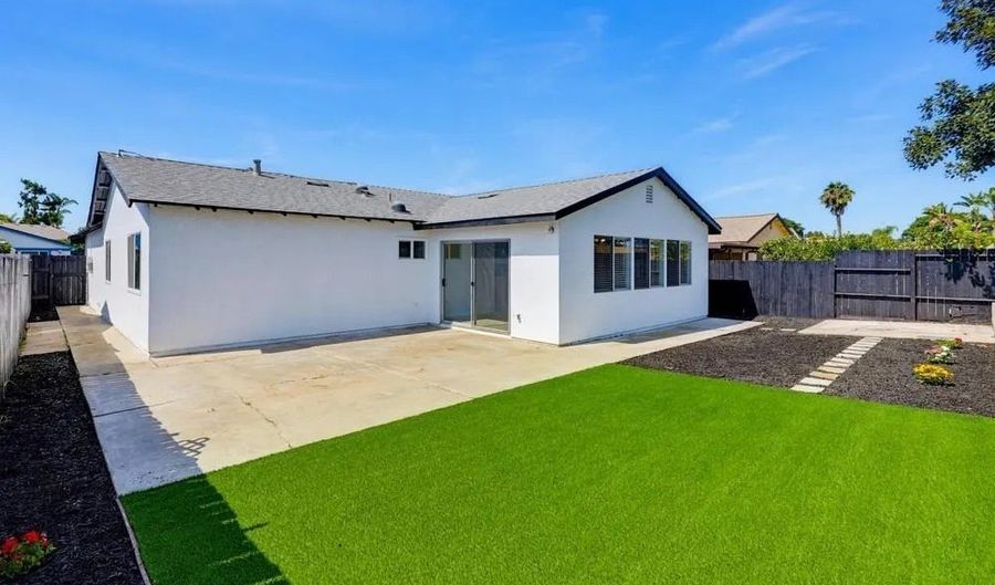 11355 Camarosa Cir, San Diego, CA 92126 - 3 Beds, 2 Bath
