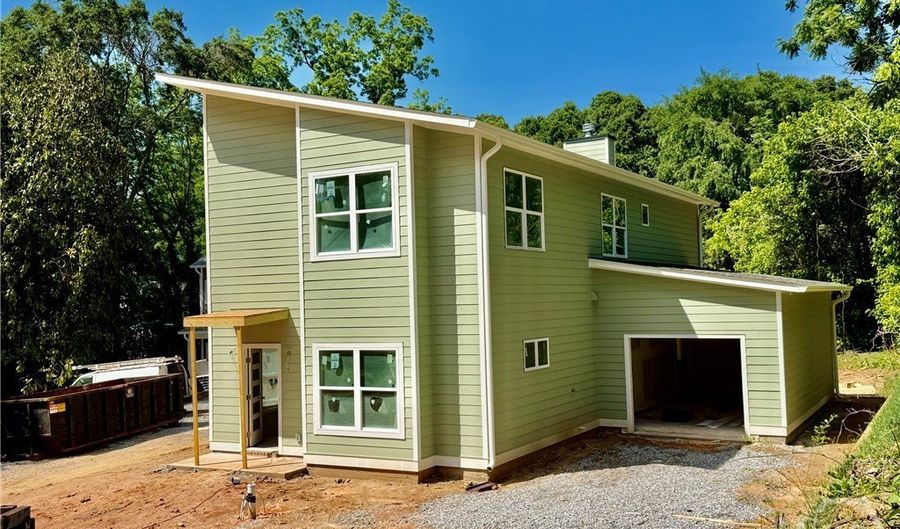 1451 E Broad St, Athens, GA 30601 - 3 Beds, 3 Bath