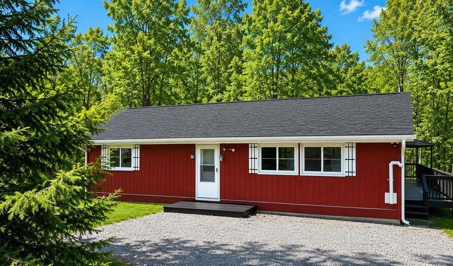 74 Blairwood Ln, Albrightsville, PA 18210 - 2 Beds, 1 Bath