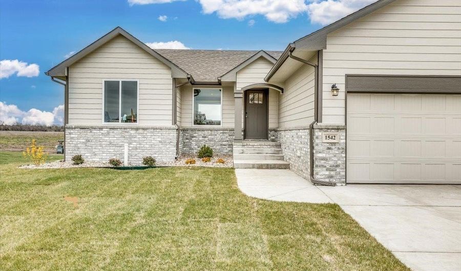 1542 N Quince Ct, Andover, KS 67002 - 3 Beds, 2 Bath