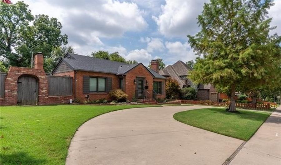1540 E 36th St, Tulsa, OK 74105 - 3 Beds, 3 Bath
