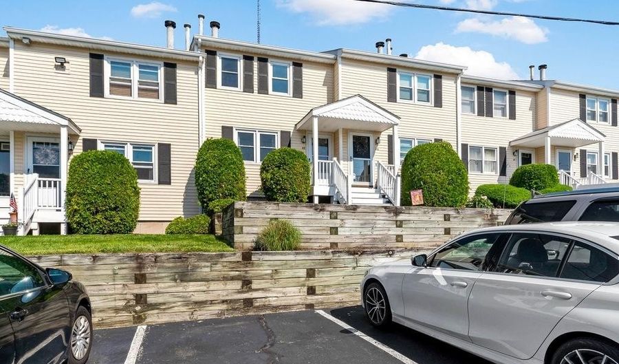 47 Morgan Ave 45, Johnston, RI 02919 - 2 Beds, 2 Bath