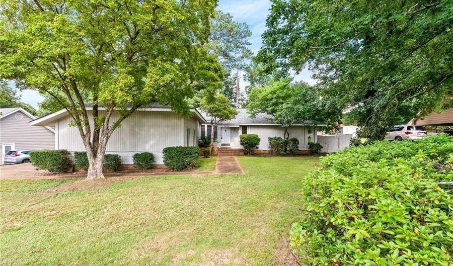 1144 E UNIVERSITY Dr, Auburn, AL 36830 - 4 Beds, 2 Bath