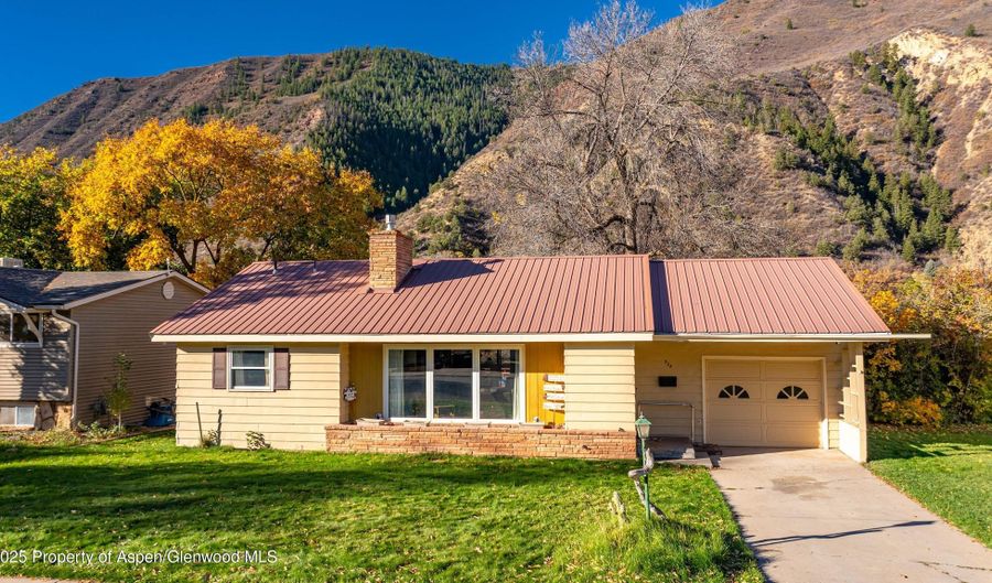 328 Park Dr, Glenwood Springs, CO 81601 - 3 Beds, 2 Bath