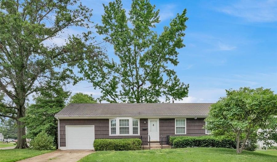 7161 Val Brook Ln, Affton, MO 63123 - 3 Beds, 2 Bath