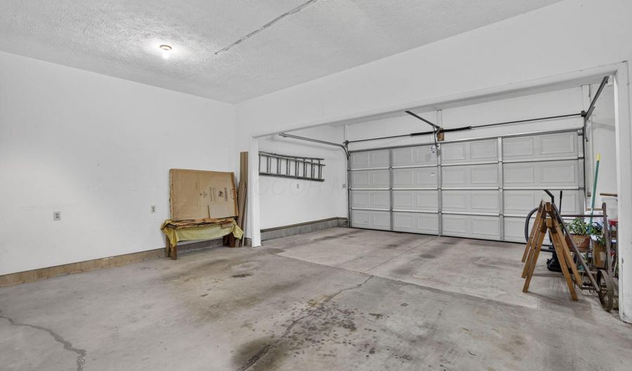 5062 Ashville Rd, Ashville, OH 43103 - 3 Beds, 1 Bath