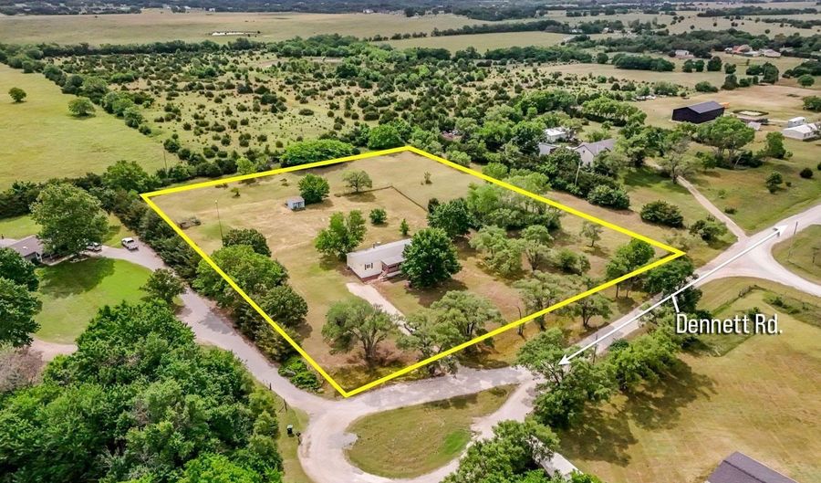 10582 Dennett Rd, Augusta, KS 67010 - 3 Beds, 2 Bath