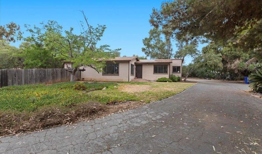 292 Wilshire Rd, Oceanside, CA 92057 - 3 Beds, 2 Bath
