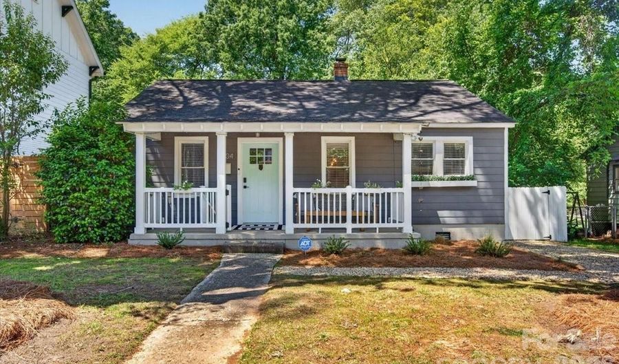 904 Academy St, Charlotte, NC 28205 - 2 Beds, 1 Bath