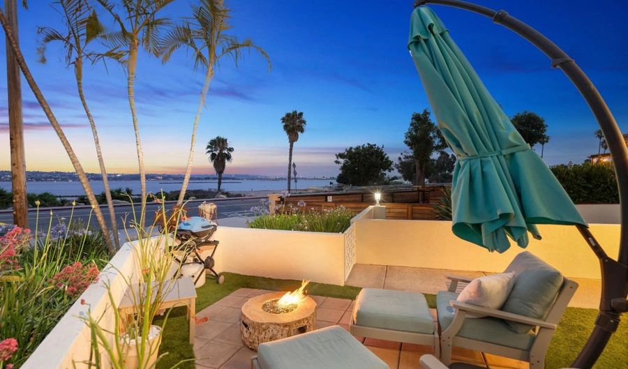 3822 Sequoia St, San Diego, CA 92109 - 3 Beds, 3 Bath