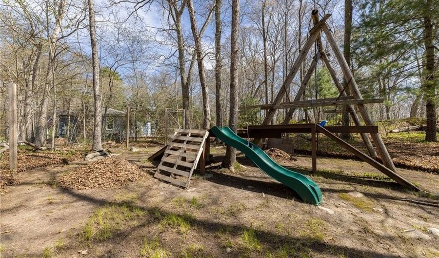 13 Pigeon Hill Cv, Hopkinton, RI 02808 - 3 Beds, 1 Bath