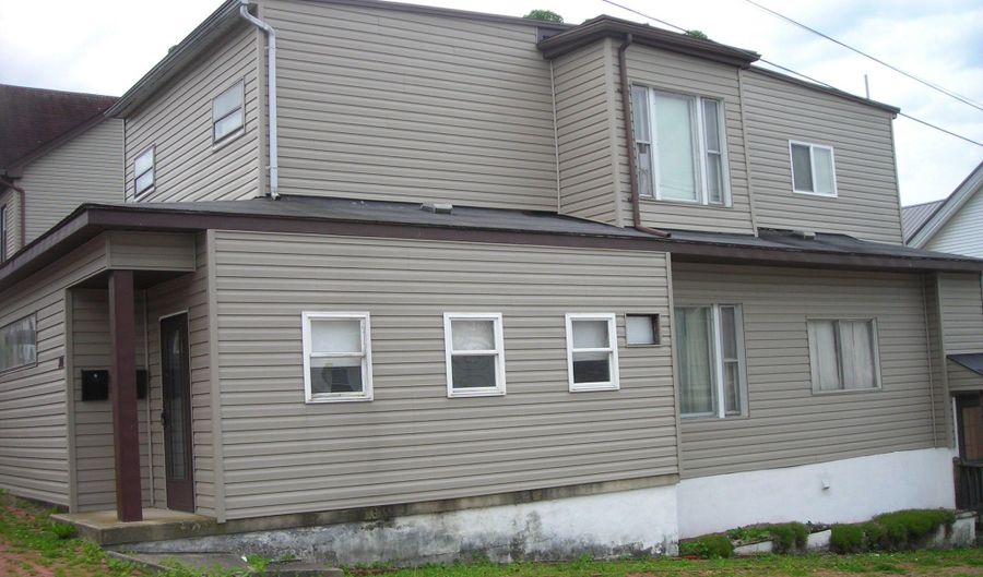 900 4th Ave, Altoona, PA 16602 - 4 Beds, 2 Bath