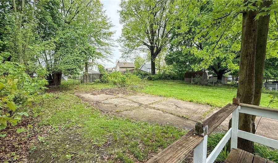 987 Boone St, Akron, OH 44306 - 3 Beds, 1 Bath