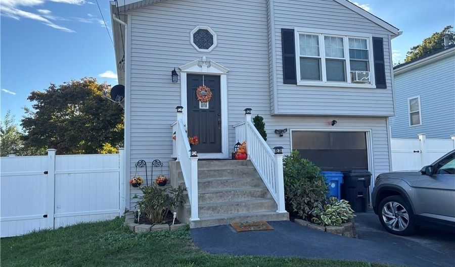 23 Plant St, Cumberland, RI 02864 - 3 Beds, 2 Bath