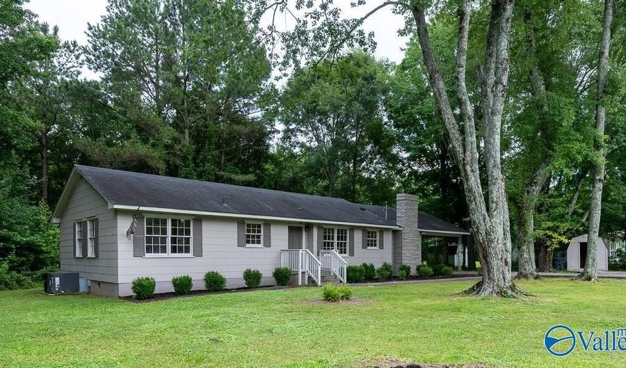 20244 Elkton Rd, Athens, AL 35614 - 3 Beds, 1 Bath