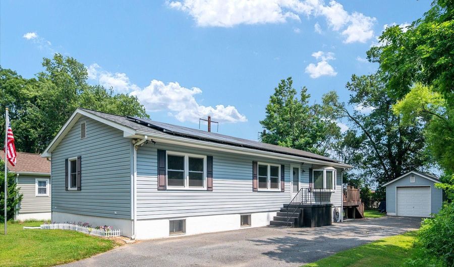 2005 LELAND Ave, Baltimore, MD 21220 - 5 Beds, 2 Bath