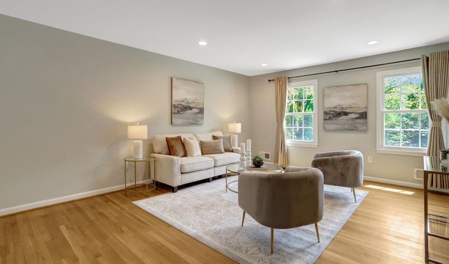 8302 NIGHTINGALE Ct, Annandale, VA 22003 - 4 Beds, 3 Bath