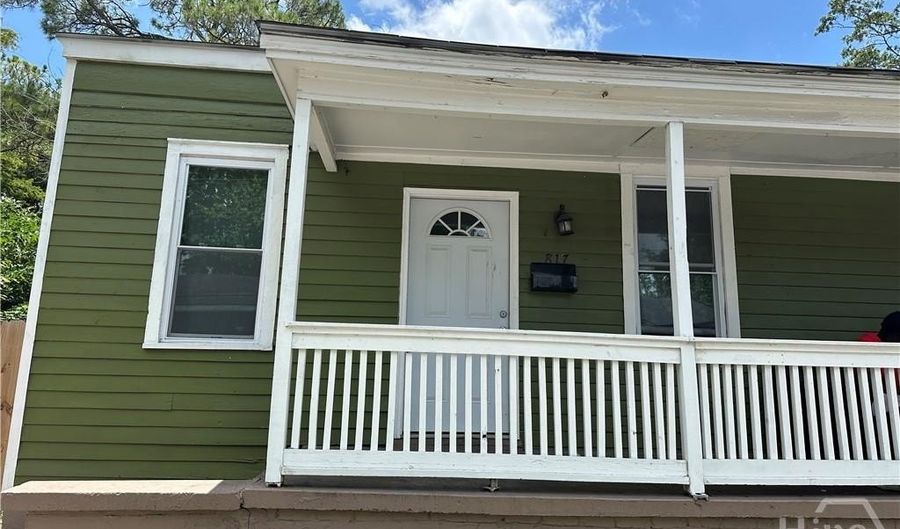 817 W 38th St, Savannah, GA 31415 - 10 Beds, 2 Bath