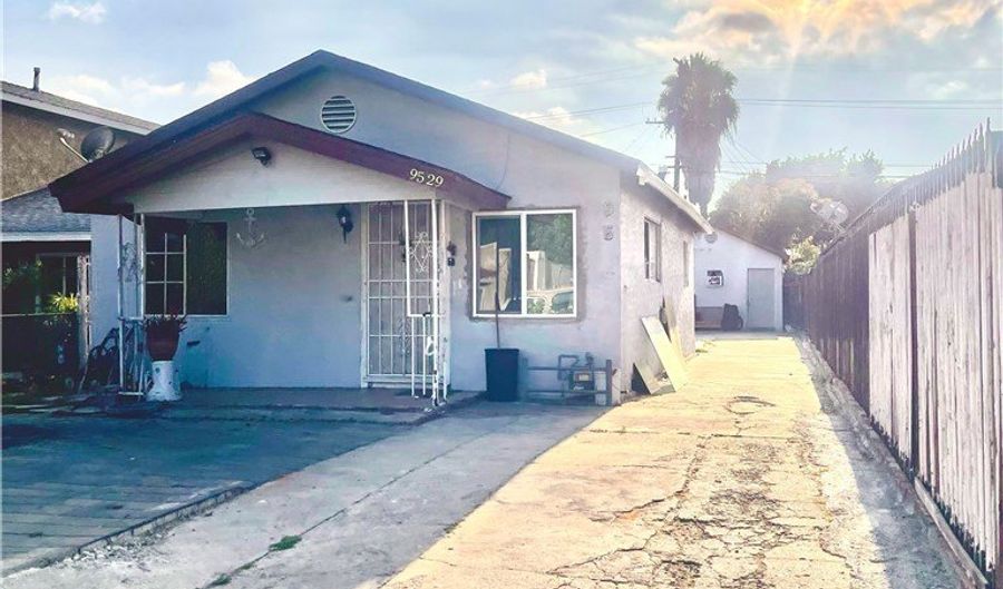 9529 San Juan Ave, South Gate, CA 90280 - 2 Beds, 1 Bath