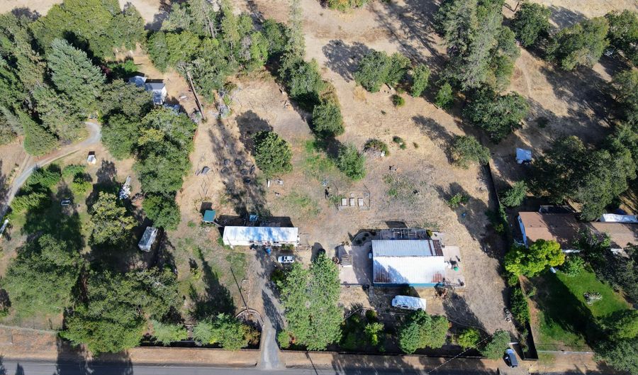 2360 Pine Grove Rd, Rogue River, OR 97537 - 3 Beds, 2 Bath