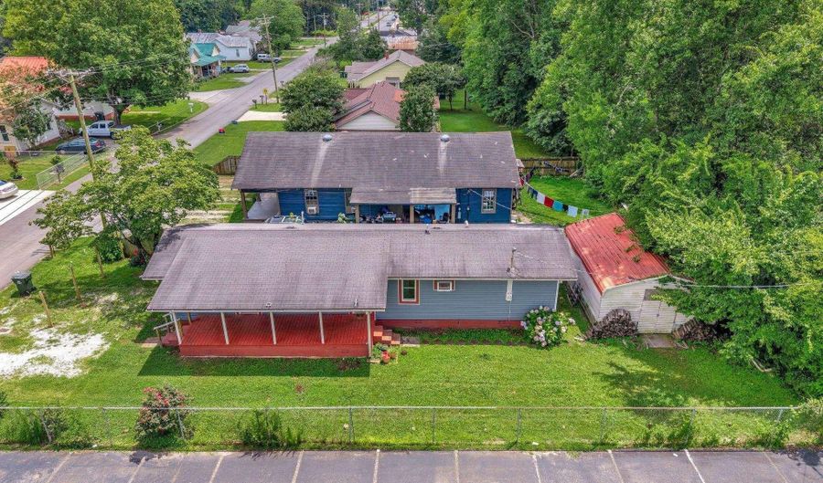 807 N Madison St, Athens, AL 35611 - 2 Beds, 1 Bath