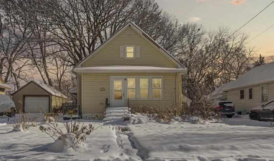 604 Ulstad Ave, Albert Lea, MN 56007 - 3 Beds, 3 Bath