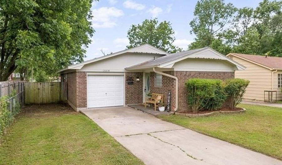 1604 9th Ave NW, Ardmore, OK 73401 - 3 Beds, 2 Bath