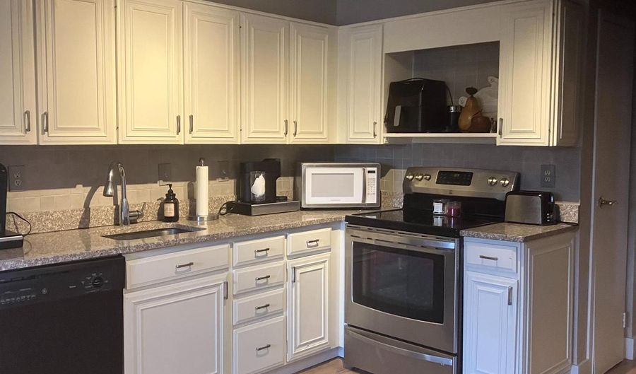 7420 WESTLAKE Ter #409, Bethesda, MD 20817 - 3 Beds, 2 Bath