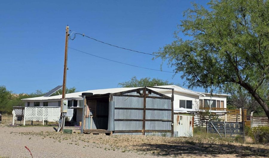 1530 N Libertine Ln, Benson, AZ 85602 - 3 Beds, 3 Bath