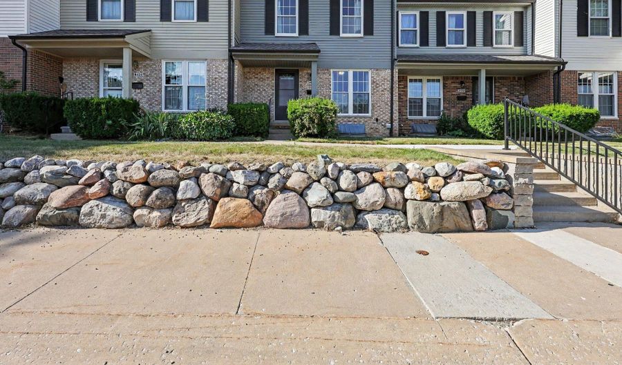 3422 Burbank Dr, Ann Arbor, MI 48105 - 2 Beds, 3 Bath