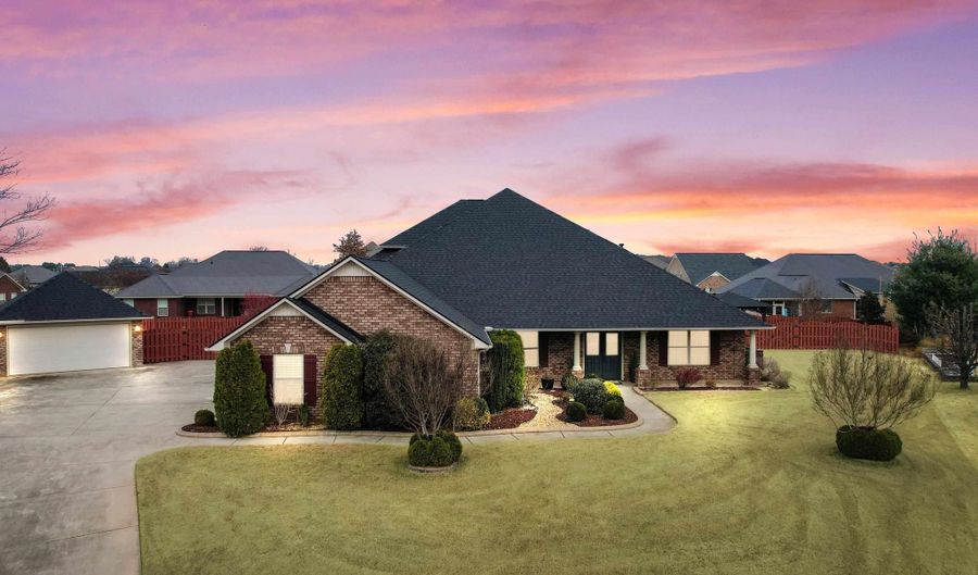 13207 Abbington Ln, Athens, AL 35613 - 4 Beds, 3 Bath