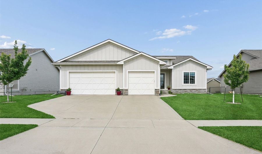 3312 13th Ave SE, Altoona, IA 50009 - 4 Beds, 4 Bath