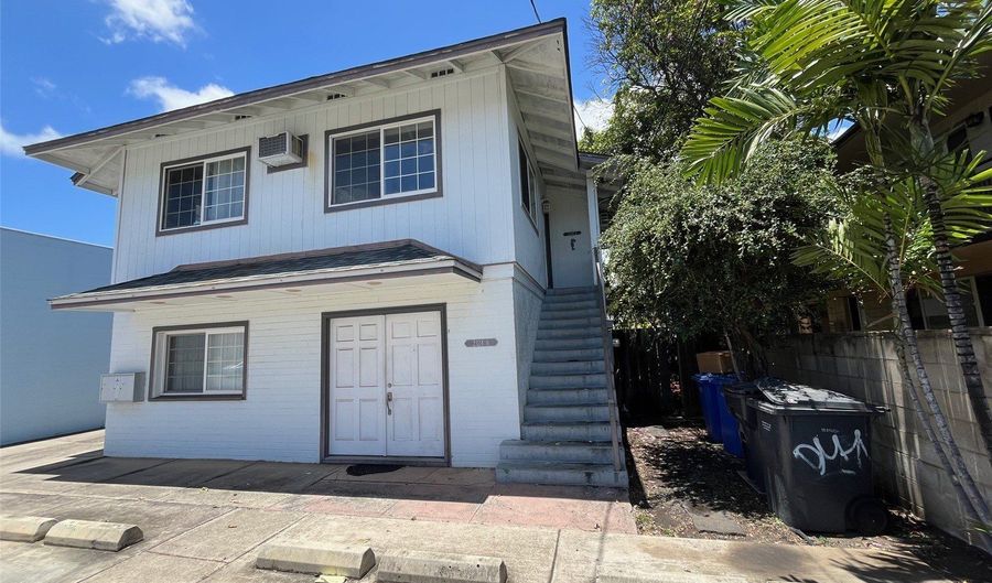 2324 S Beretania St, Honolulu, HI 96826 - 3 Beds, 2 Bath