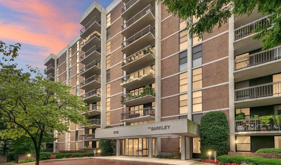 1016 S WAYNE St 302, Arlington, VA 22204 - 2 Beds, 2 Bath
