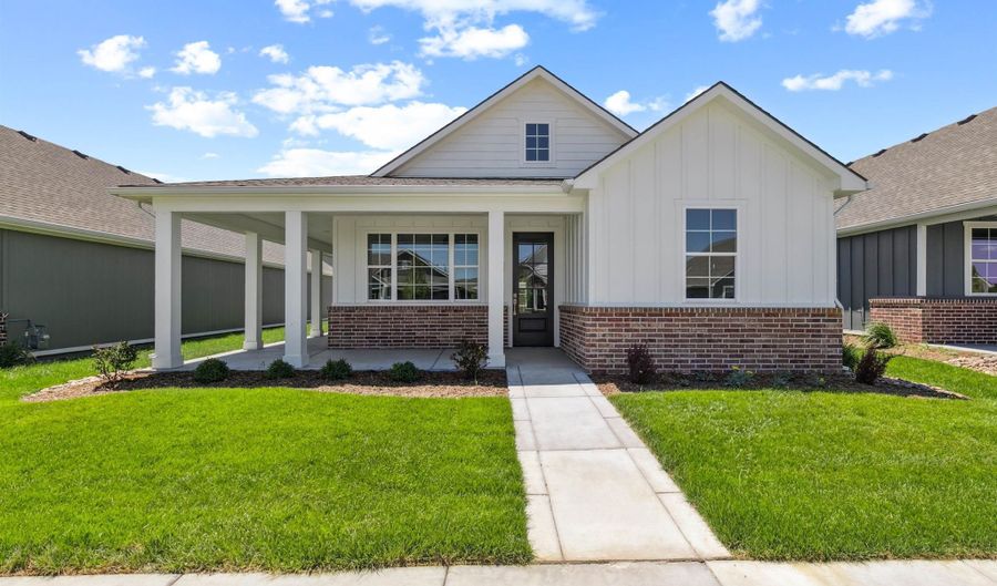 319 W Boxthorn, Andover, KS 67002 - 2 Beds, 2 Bath