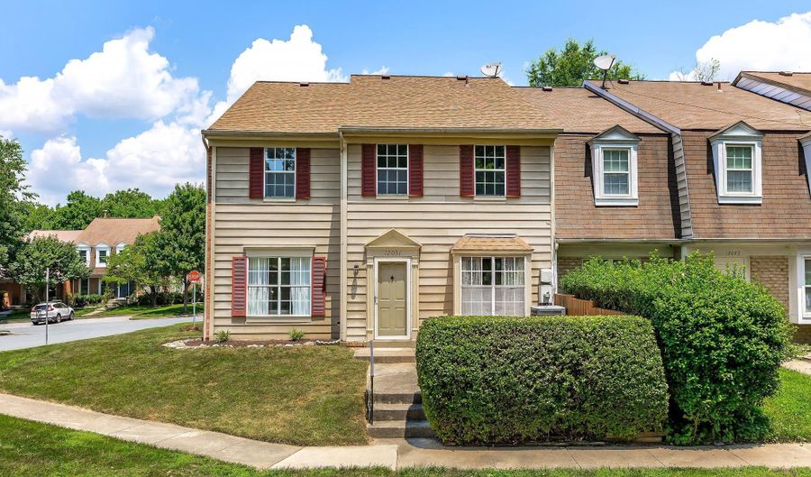 12051 GATEWATER Dr, Potomac, MD 20854 - 3 Beds, 1 Bath