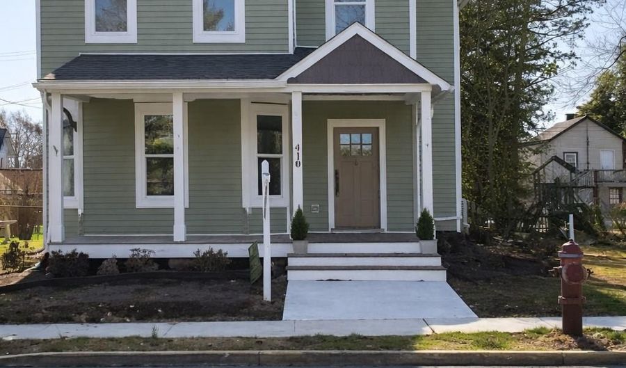 410 WEST St, Clayton, DE 19938 - 4 Beds, 3 Bath