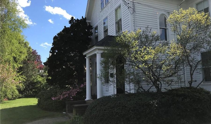 86 Harbor St, Branford, CT 06405 - 4 Beds, 2 Bath